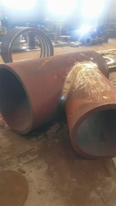 711×610×52 T-kratnik od ugljičnog čelika s debelim-stjenkama, zavaren Y-